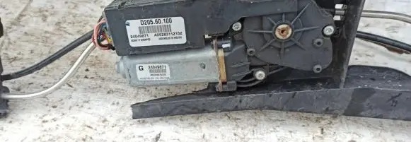 Sunroof motor/actuator