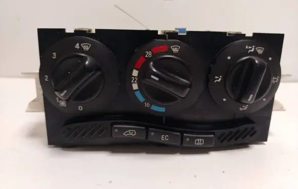Mercedes-Benz A W168 Climate control unit 1688300485 Q144799