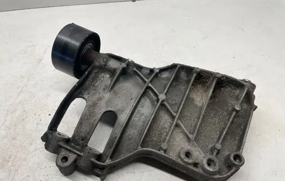 BMW X5 E70 A/C compressor mount bracket 7585167