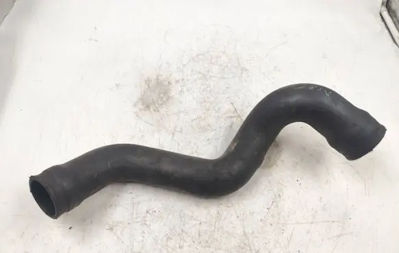 Volkswagen PASSAT B5 Engine coolant pipe/hose