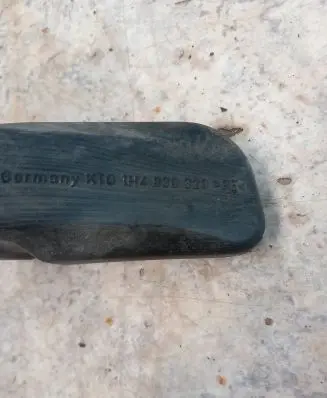 Volkswagen Golf III Sliding door middle roller runner 1H4839323