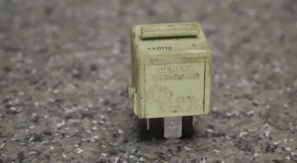 BMW 5 E39 Other relay V23134K59X312 6136 8323700