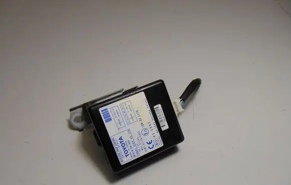 Toyota Corolla Verso AR10 Door control unit/module 897410F010
