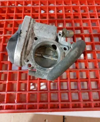 Opel Zafira B Throttle valve A2C553119795 55560398