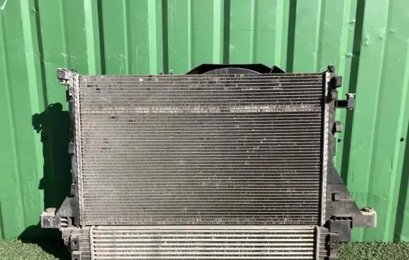 Renault Master III Coolant radiator 214107695R 214810007R