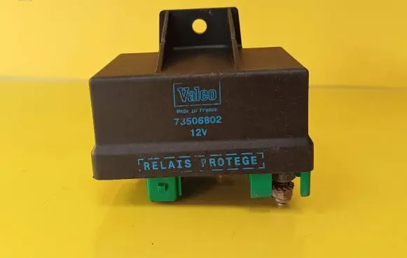 Peugeot 406 Glow plug pre-heat relay 73506802