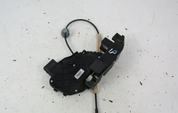 Volvo XC60 Front door lock 30799315