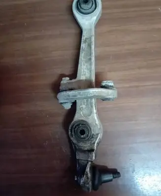 Volkswagen PASSAT B5.5 Front control arm 4D0407155P