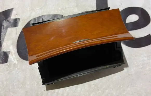 Mercedes-Benz E W211 Car ashtray A2116802852 2116802852