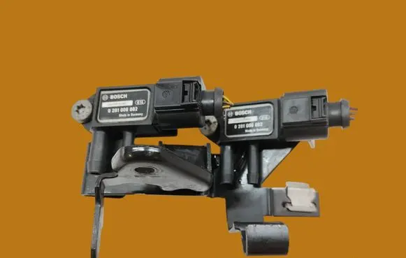 Volkswagen PASSAT B8 Sensor 0281006082