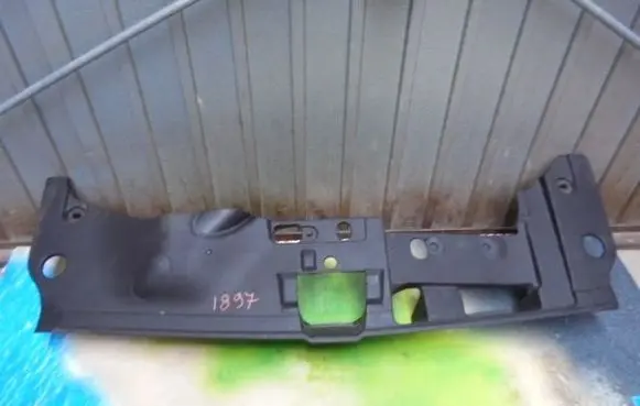 Ford Fiesta Engine bonnet/hood lock trim molding 