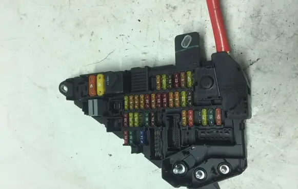 BMW 6 E63 E64 Fuse box set 6906588