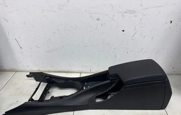 BMW 3 E90 E91 Center console 