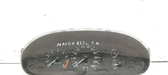 Mazda 323 F Speedometer (instrument cluster)