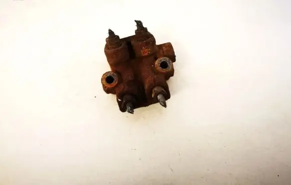 Mazda 626 Air suspension compressor 