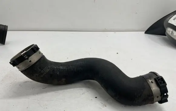 Mercedes-Benz CLS C218 X218 Intercooler hose/pipe A2045282982