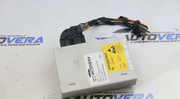 BMW 5 E60 E61 Central console control unit 9138969