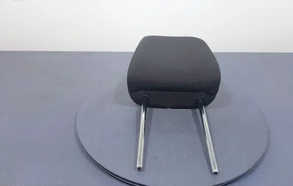 Volkswagen Jetta VI Front seat headrest 