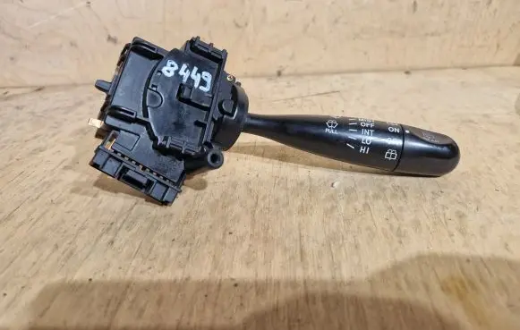 Toyota Yaris Wiper control stalk 173647