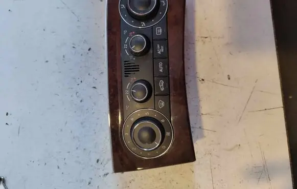 Mercedes-Benz C W203 Climate control unit A2038303185
