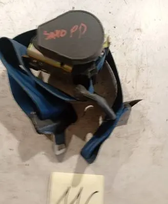 Citroen Saxo Front seatbelt 8975L6