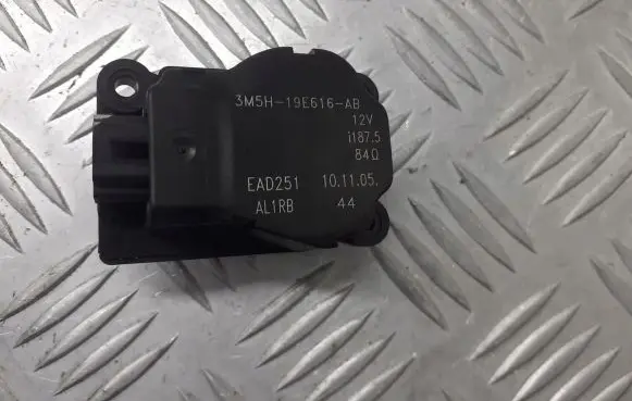 Ford Focus A/C air flow flap actuator/motor 3M5H-19E616