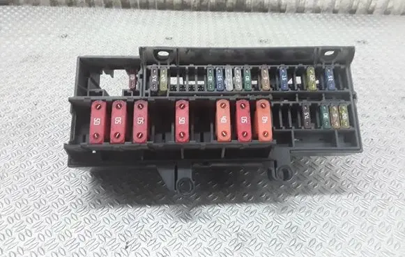 BMW 7 E65 E66 Fuse module