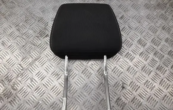 Ford Mustang VI Front seat headrest 