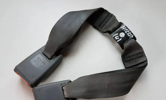 Toyota Hilux (AN10, AN20, AN30) Rear seatbelt buckle 733900K190 AZA47424C 6080028