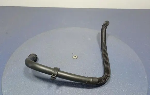 Engine coolant pipe/hose