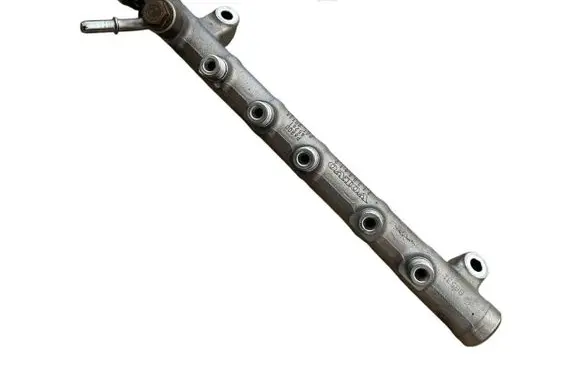 Volvo V60 Fuel main line pipe 31303612
