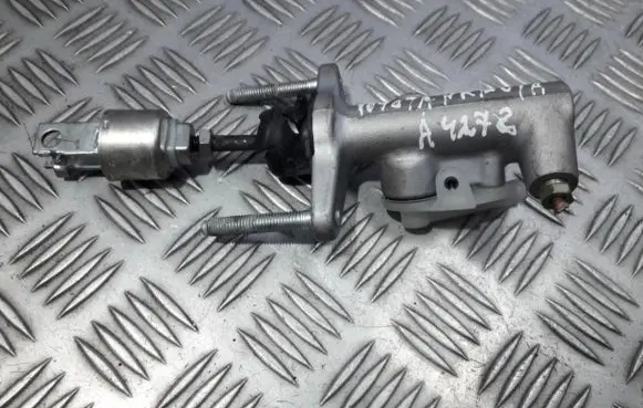 Toyota Previa (XR30, XR40) II Clutch master cylinder
