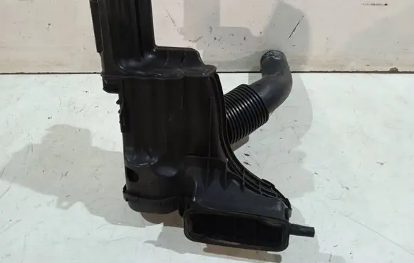 Peugeot 308 Intake resonator 9814006180 9689014180