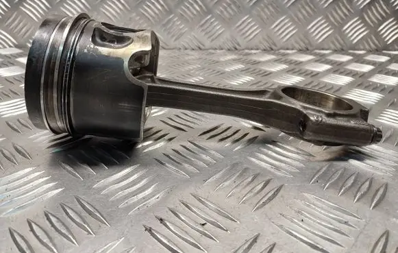 Skoda Superb B5 (3U) Piston with connecting rod 16R0 038G