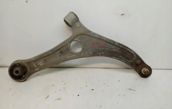 Hyundai i40 Front control arm A6082M
