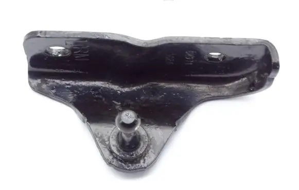 Mitsubishi Pajero Tie down hook / loop 