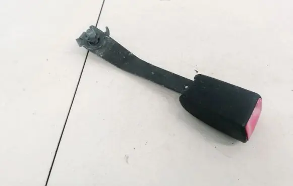 Toyota RAV 4 (XA30) Front seatbelt buckle E034501 B-480
