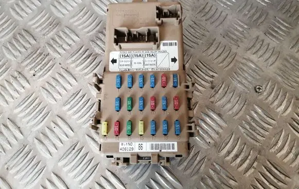 Subaru Forester SG Fuse module LB100603B