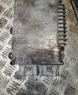 Chrysler Voyager Engine control unit/module P04748427AE
