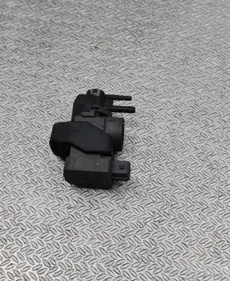 Renault Megane III Turbo solenoid valve 149568021R 075L11 952835