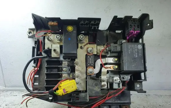 Porsche Cayenne (9PA) Fuse module 7L0937548A