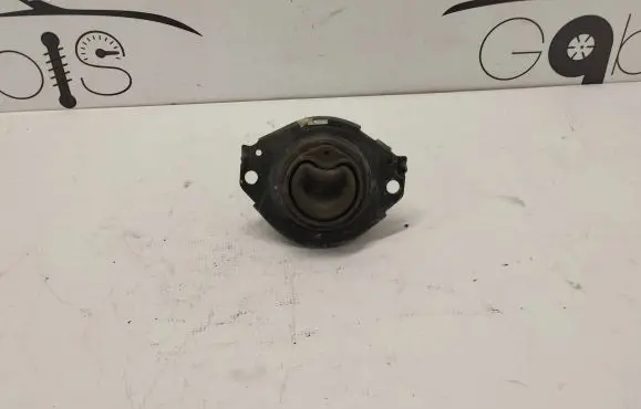 Chevrolet Camaro Engine mount bracket