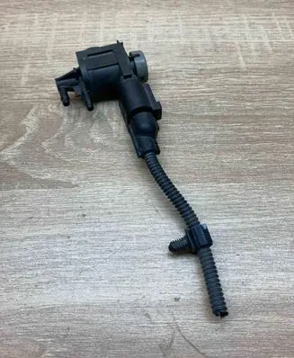 Volkswagen PASSAT B6 Turbo solenoid valve 1J0906283C 1J0973722