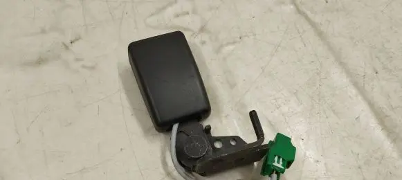 Volvo S60 Rear seatbelt buckle 31462761