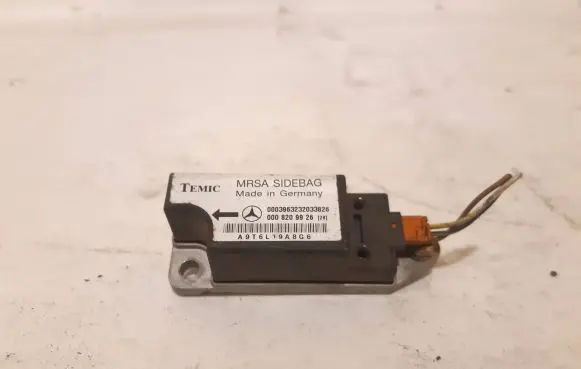 Mercedes-Benz E W210 Airbag deployment crash/impact sensor 0008209926 A9T6L19A8GG 00039623220238286