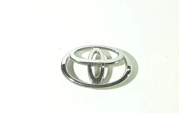 Toyota Corolla E120 E130 Manufacturer badge logo/emblem 7531102100 3057C010