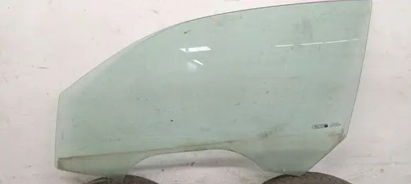 Ford Fiesta Front door window/glass (coupe) AS2