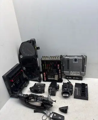 Volkswagen PASSAT B6 Engine ECU kit and lock set 03L907309 1039S24297 0281015029