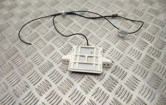 Toyota RAV 4 (XA40) Antenna control unit 8686042041