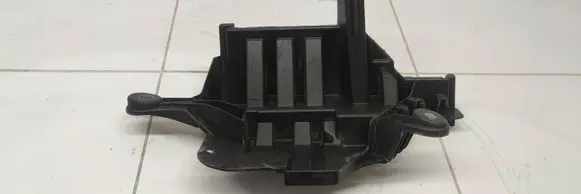Other engine bay part